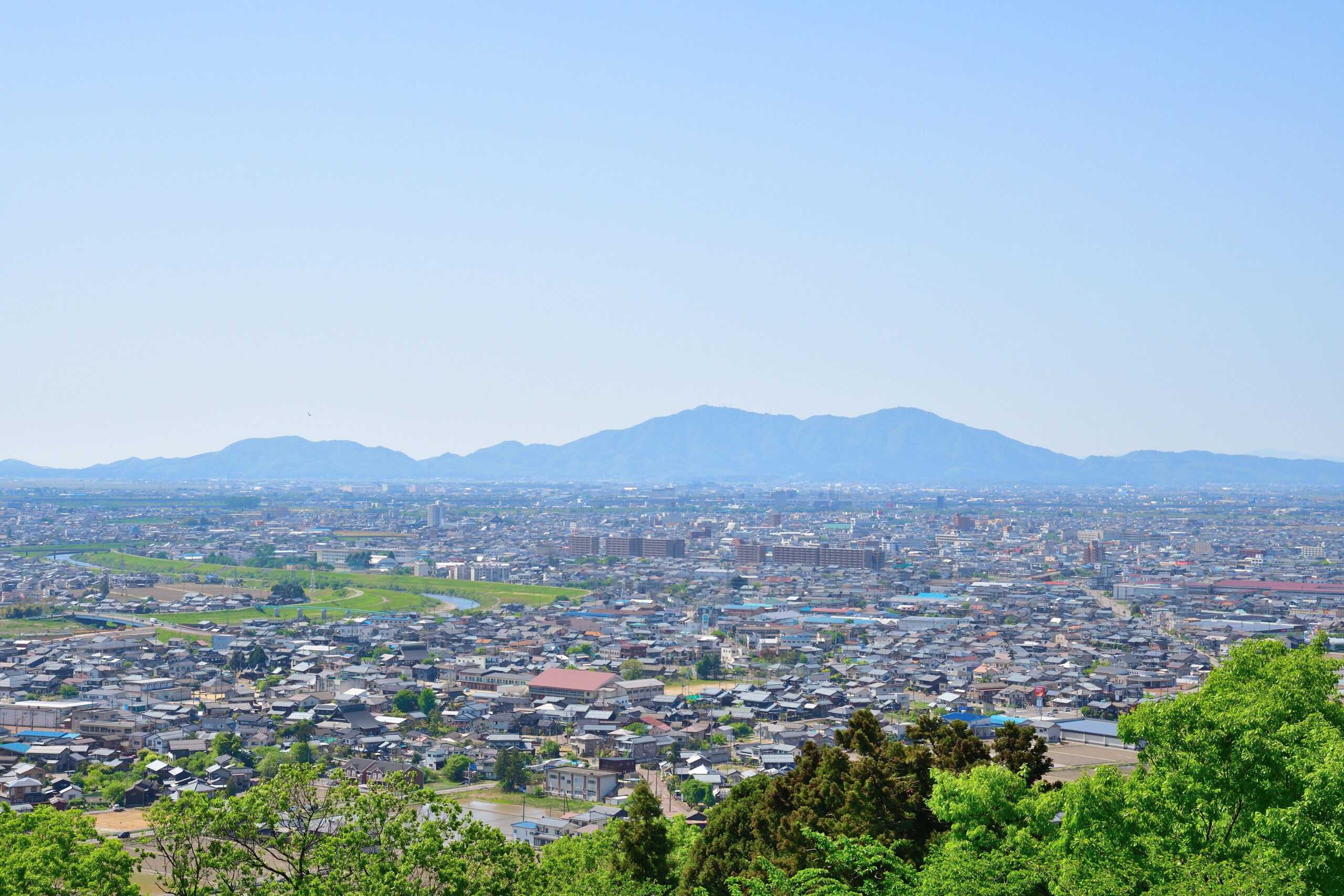山並みと街並み